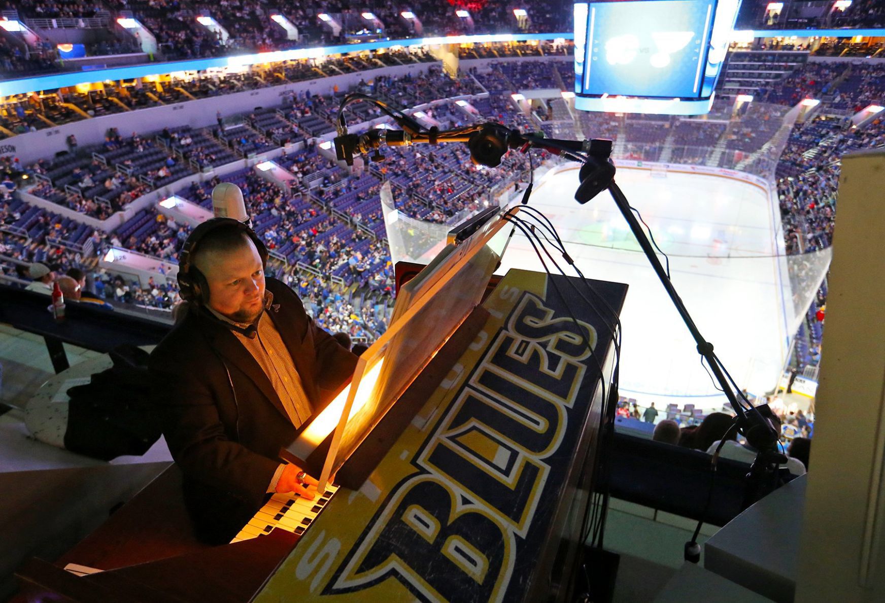 Organist Jeremy Boyer plays for God and Blues